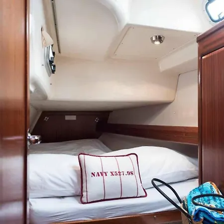 Bateau-hôtel Precioso Yate En El Centro Del Puerto De Mogan