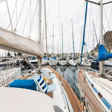 Precioso Yate En El Centro Del Bateau-hôtel Puerto De Mogan